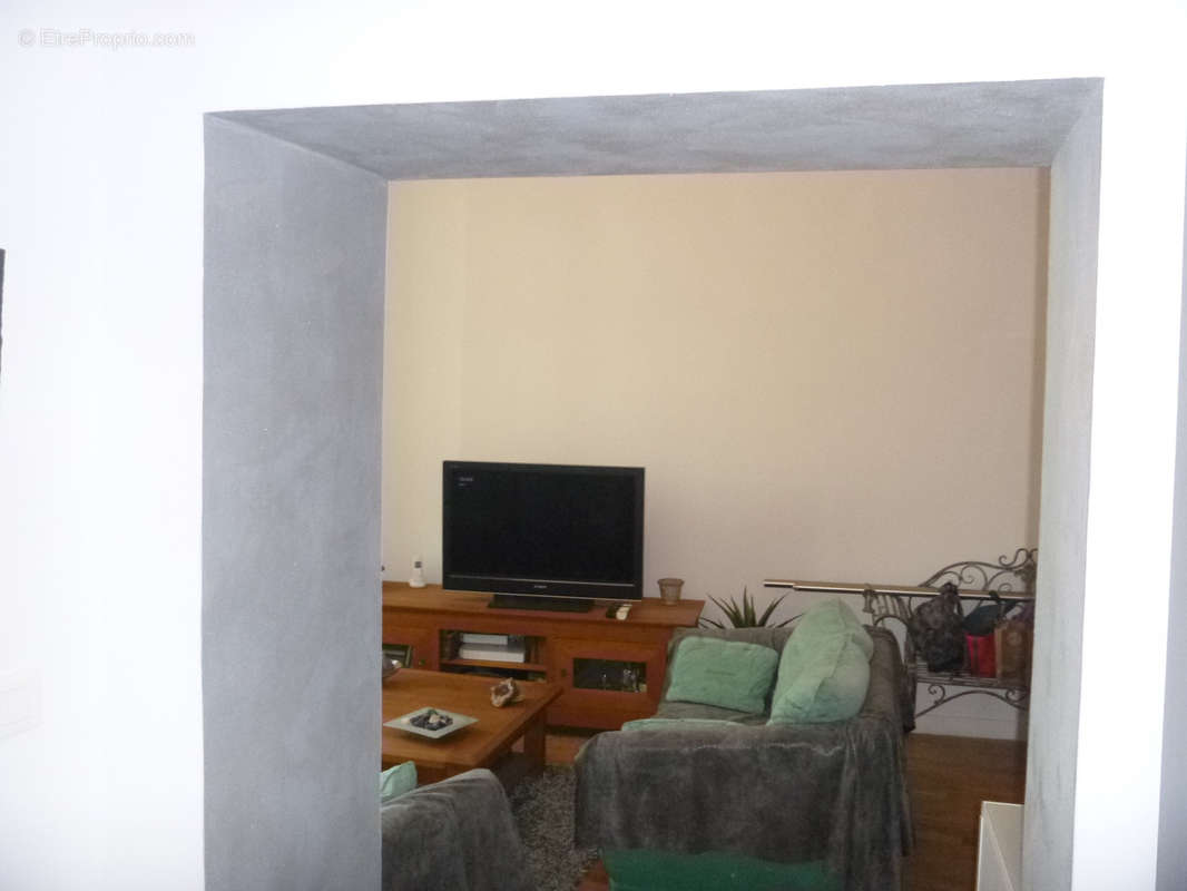 Appartement à FONTVIEILLE