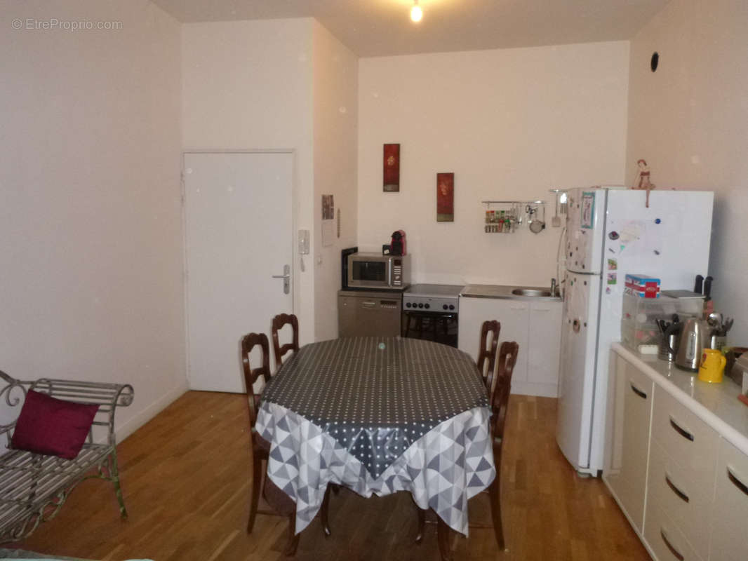 Appartement à FONTVIEILLE