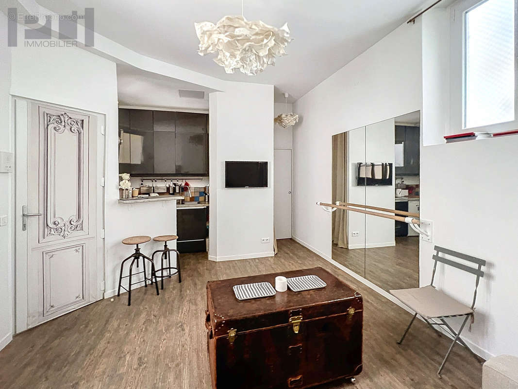 Appartement à PARIS-7E