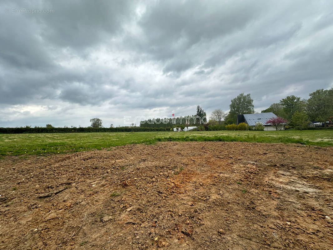 Terrain à CLERES