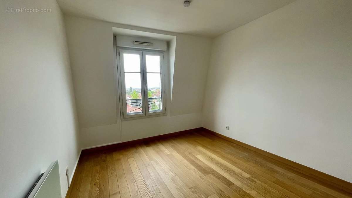 Appartement à LES PAVILLONS-SOUS-BOIS