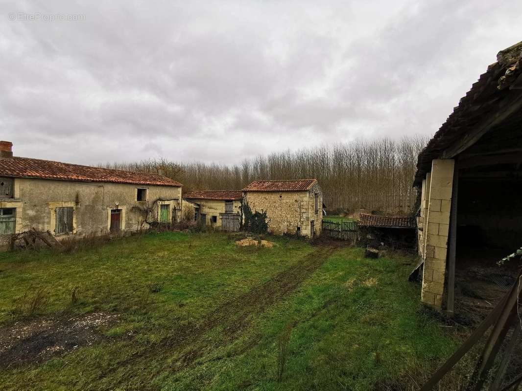 Maison à TOURTENAY