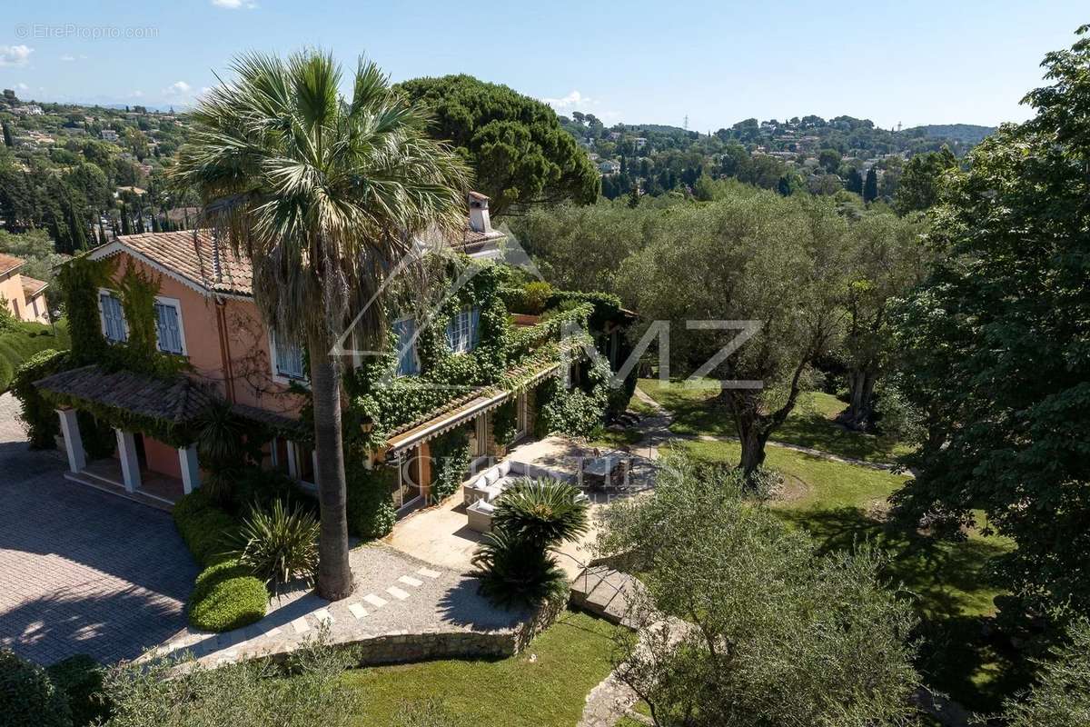 Maison à MOUGINS