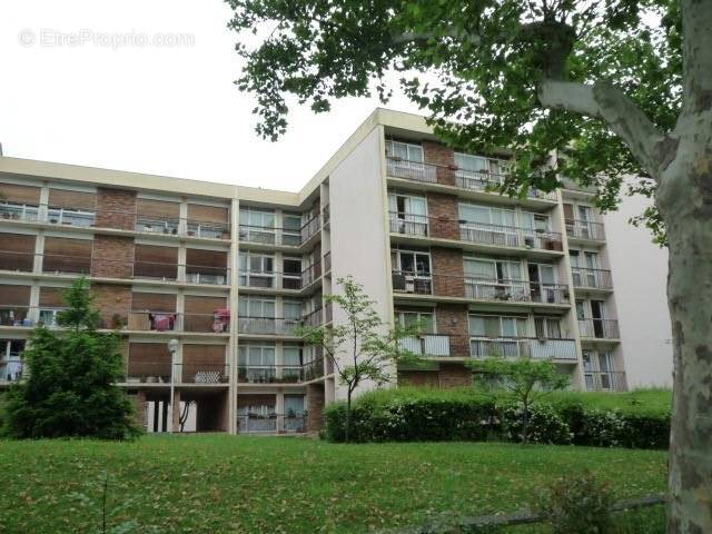 Appartement à BOUSSY-SAINT-ANTOINE