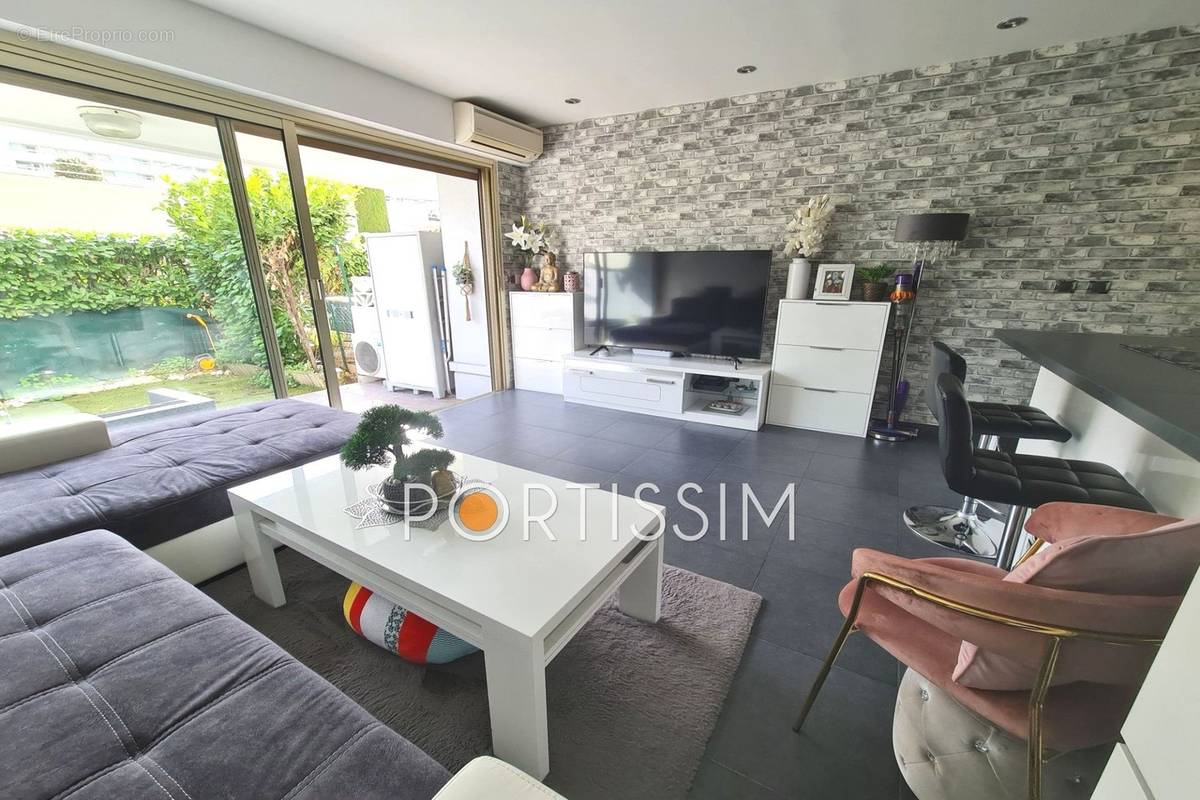 Appartement à VILLENEUVE-LOUBET