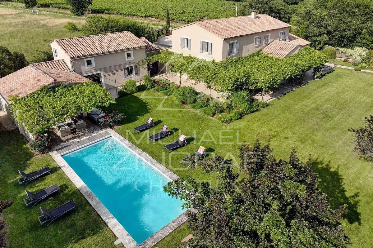 Maison à SAINT-SATURNIN-LES-APT