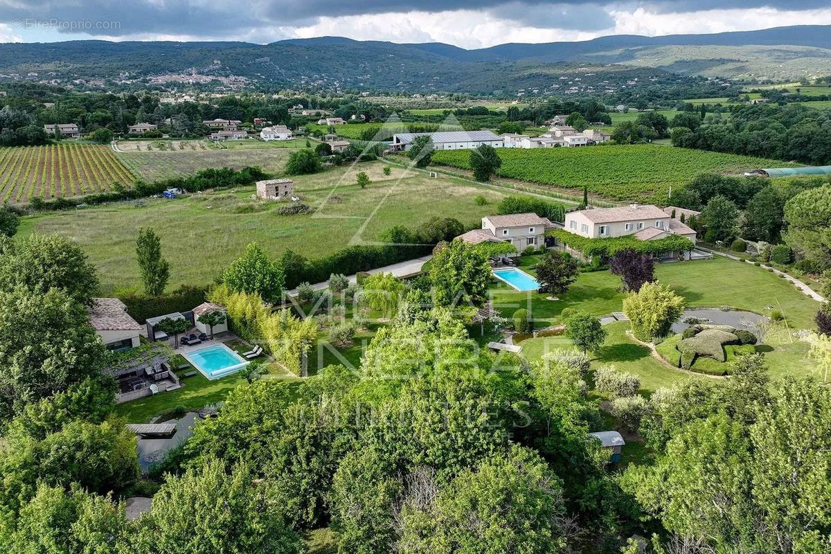 Maison à SAINT-SATURNIN-LES-APT