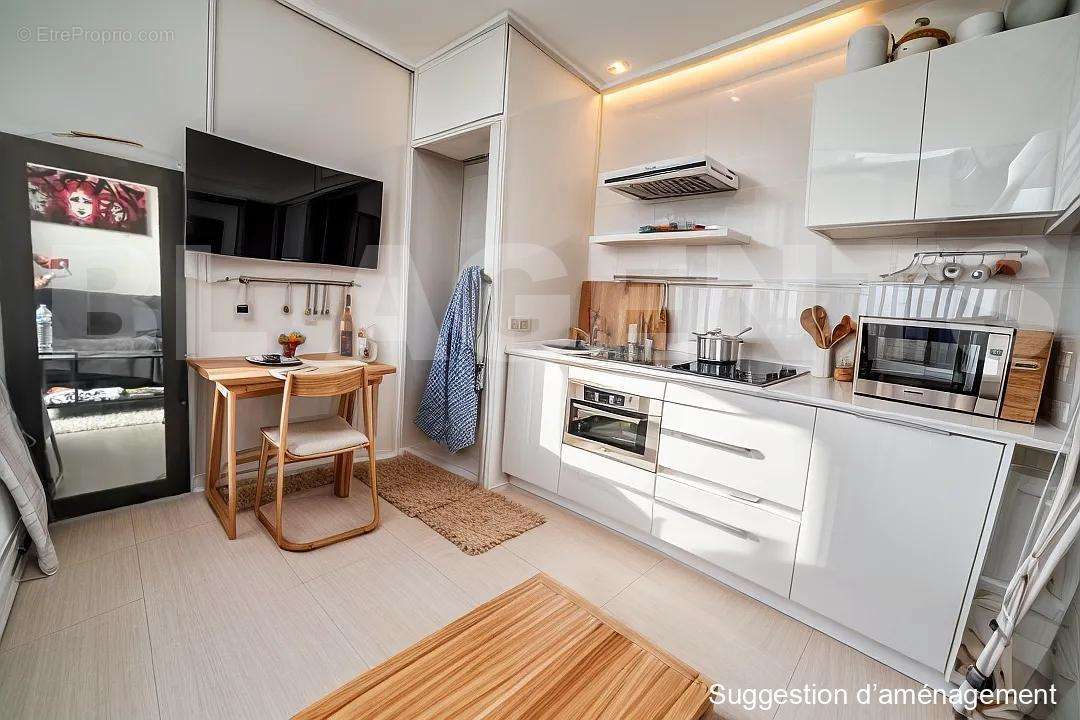 hoqi-8990acca070740098d3484be237ead78 - Appartement à PARIS-16E