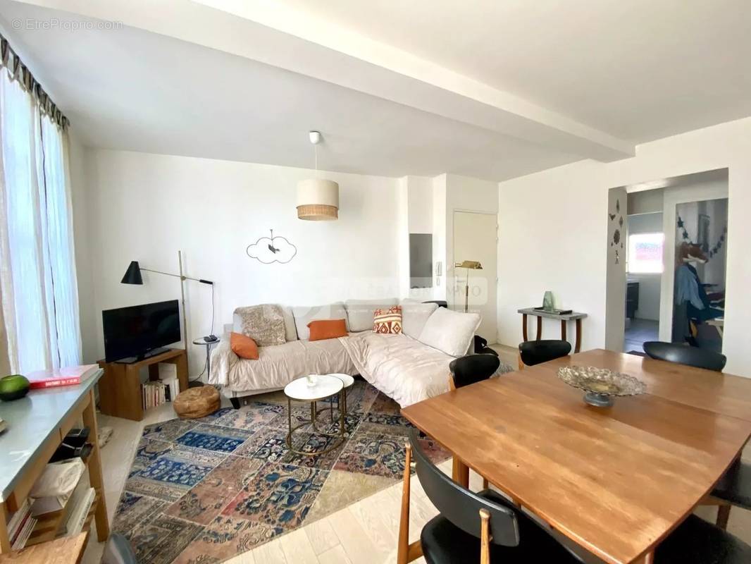 Appartement à FONTVIEILLE