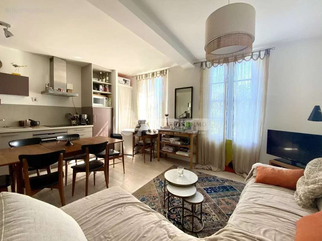 Appartement à FONTVIEILLE