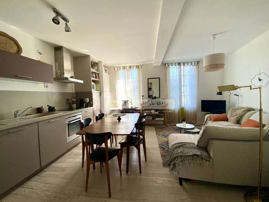 Appartement à FONTVIEILLE