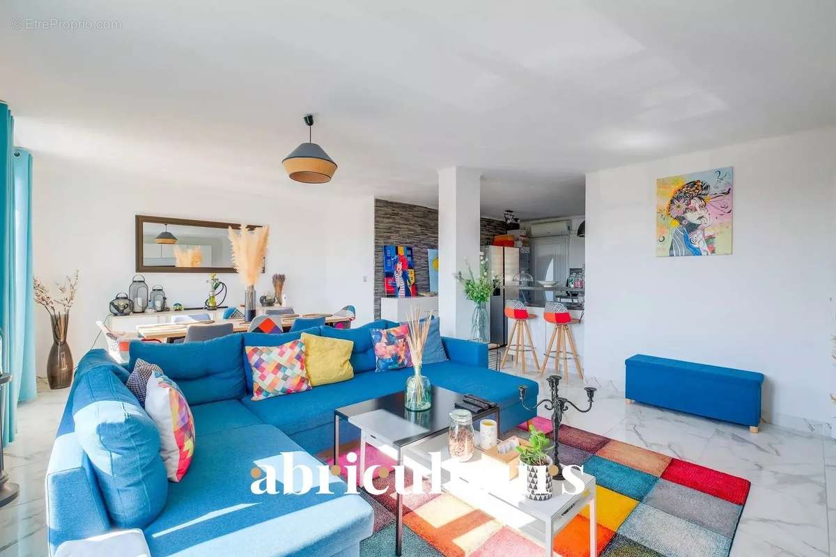 Appartement à MARSEILLE-4E