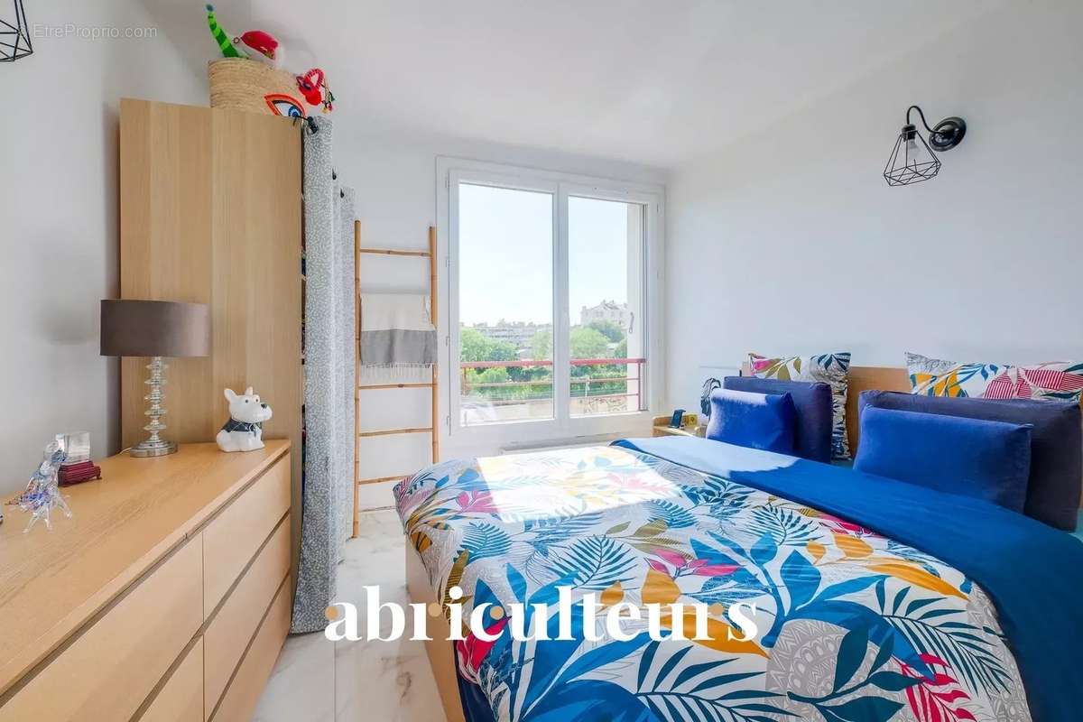 Appartement à MARSEILLE-4E