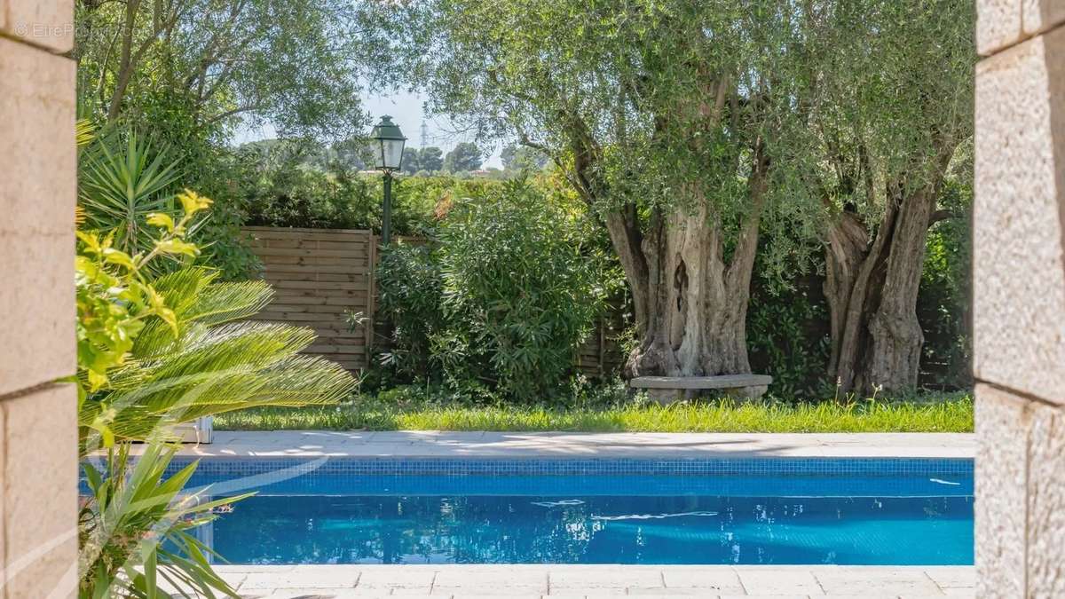 Maison à MOUGINS