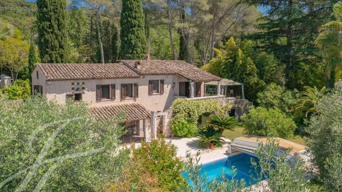 Maison à MOUGINS