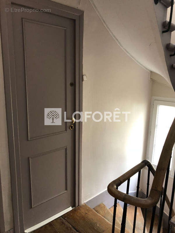 Appartement à PARIS-14E