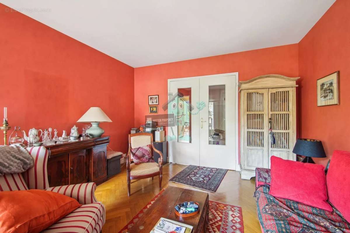 Appartement à NEUILLY-SUR-SEINE