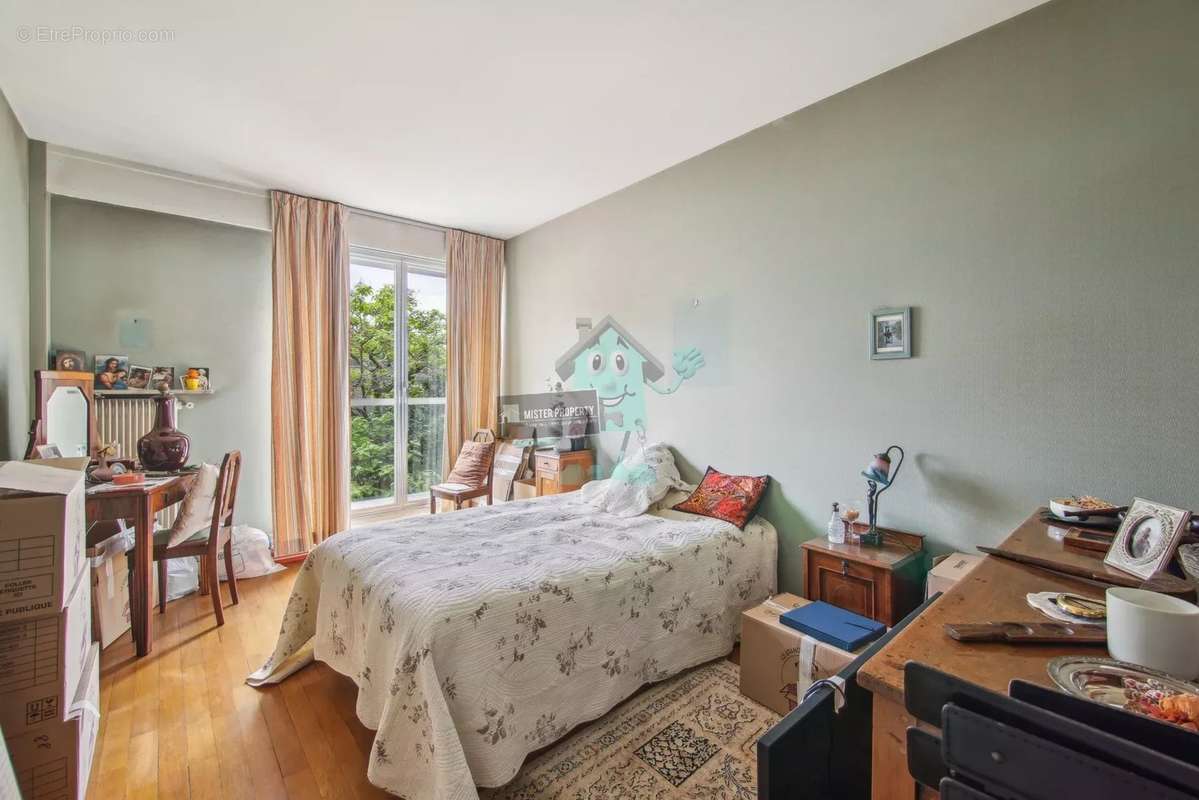 Appartement à NEUILLY-SUR-SEINE