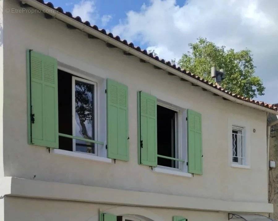 Appartement à PELISSANNE