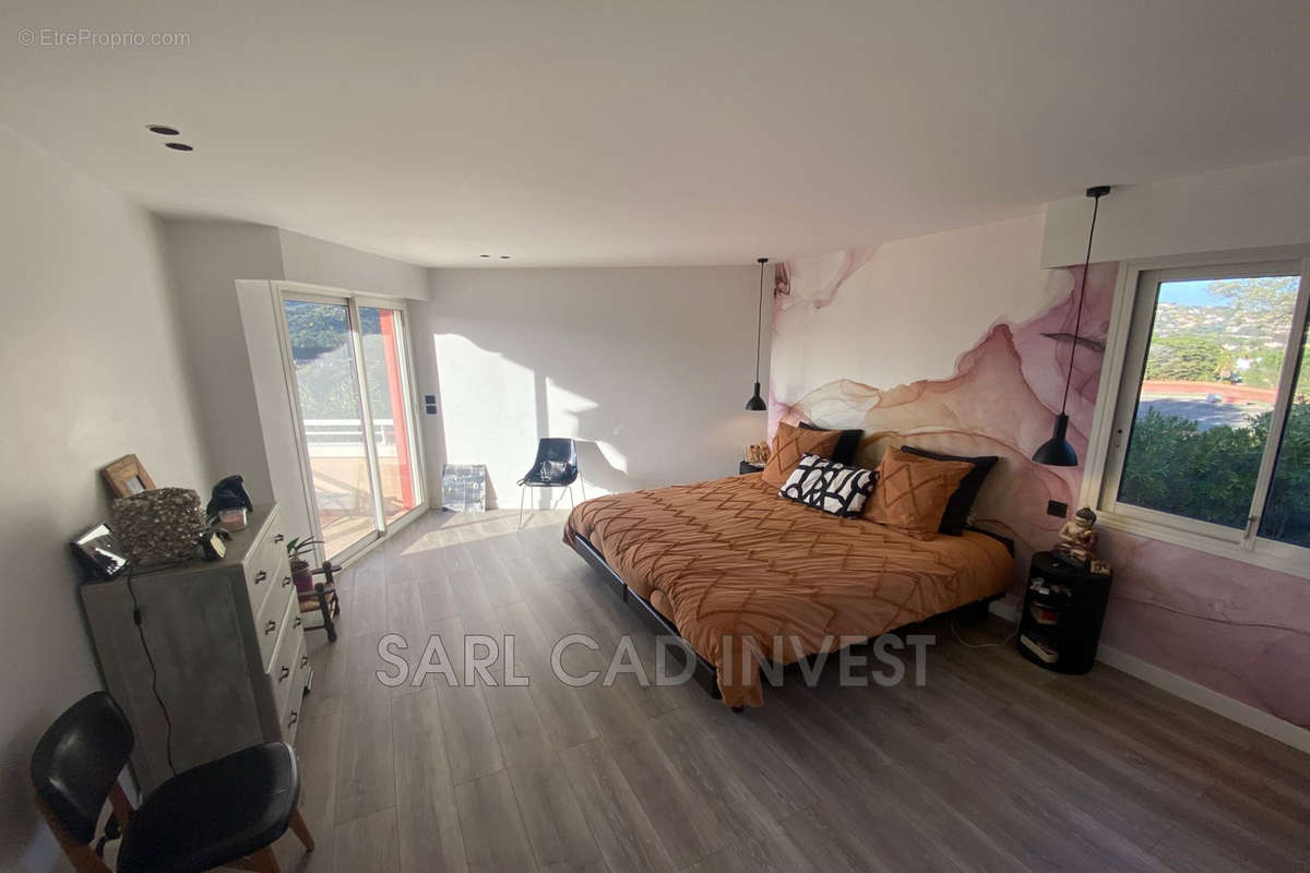 Appartement à MANDELIEU-LA-NAPOULE