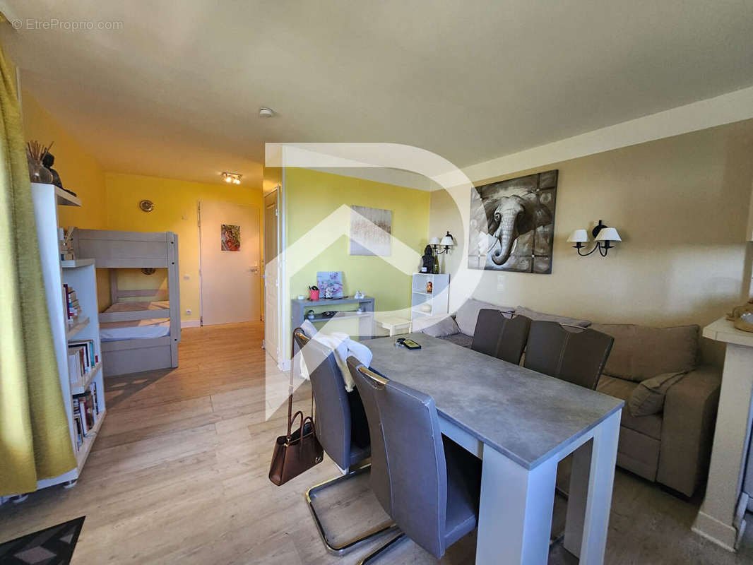 Appartement à LES ISSAMBRES