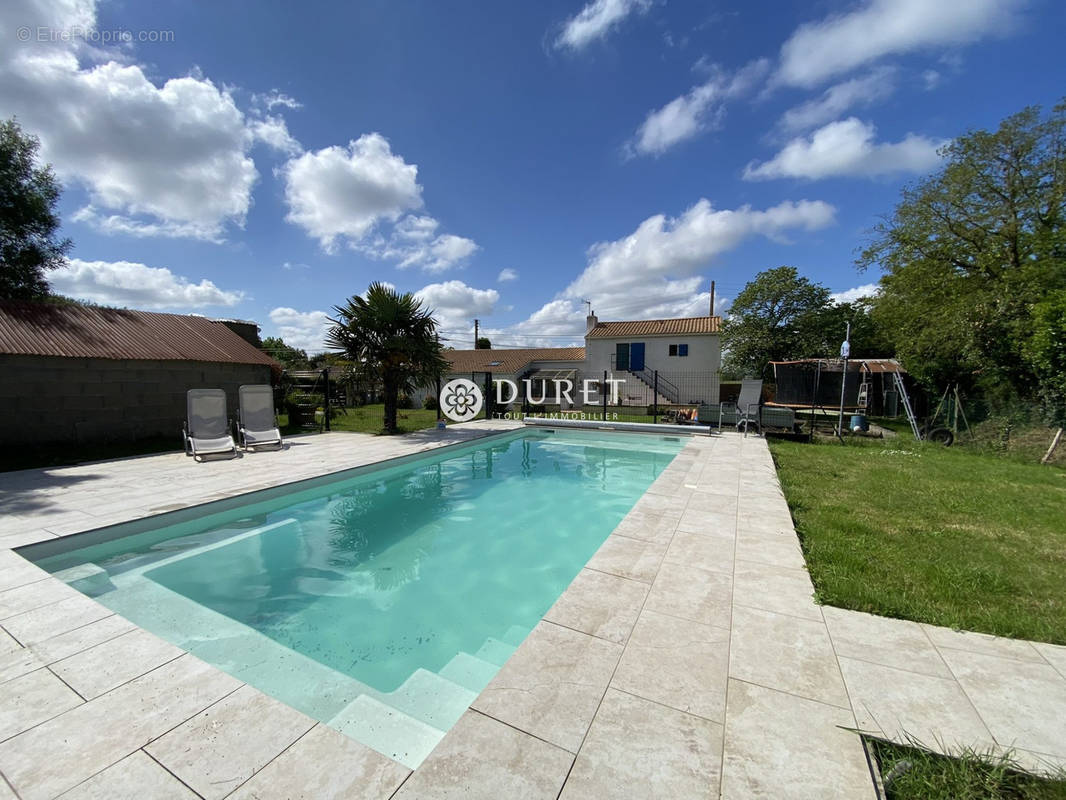 Maison à SAINT-CHRISTOPHE-DU-LIGNERON