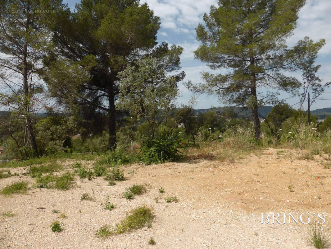 Terrain à DRAGUIGNAN