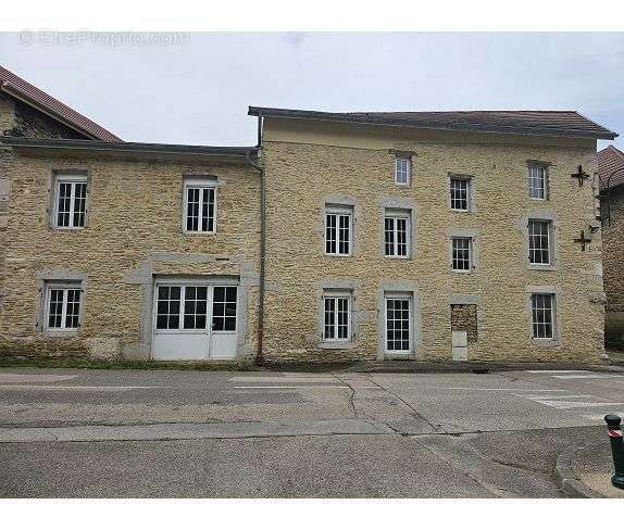 Appartement à LA BALME-LES-GROTTES