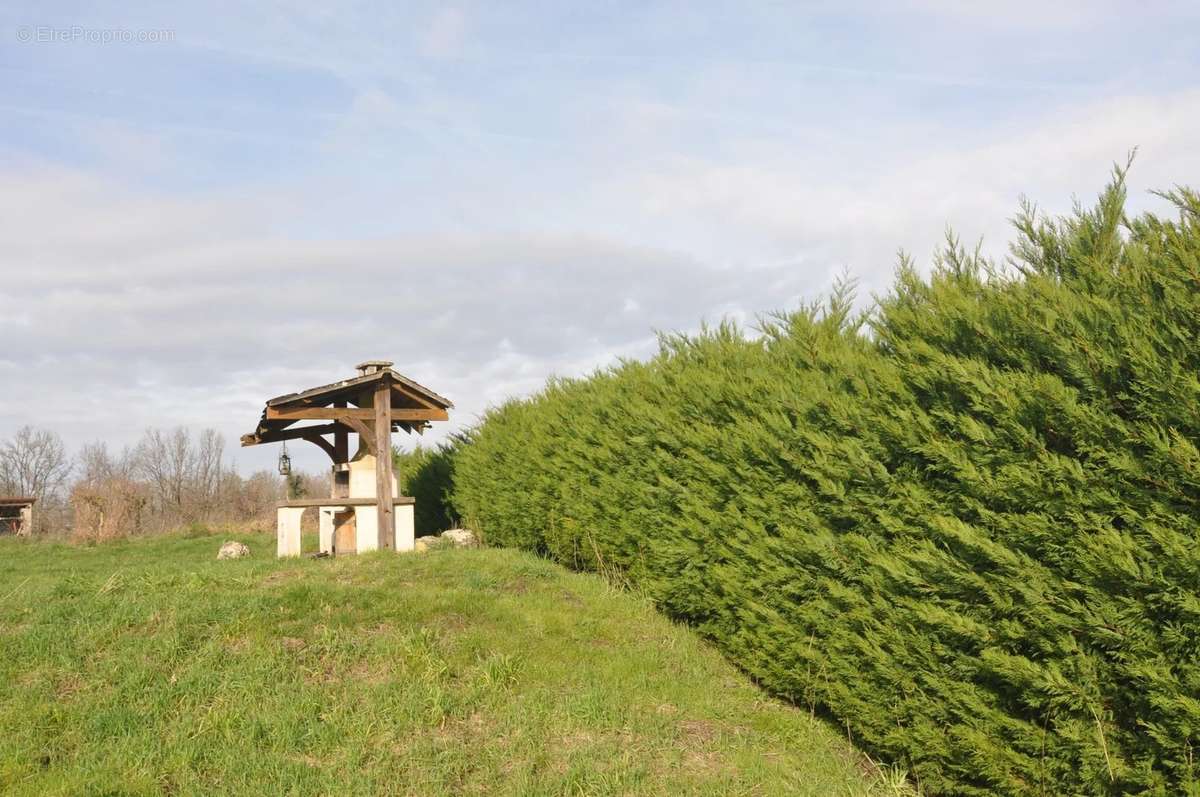 Maison à LA ROCHE-CHALAIS