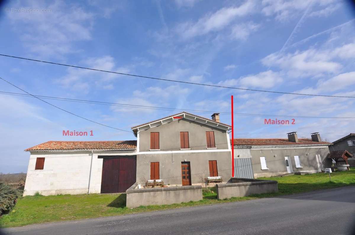 Maison à LA ROCHE-CHALAIS