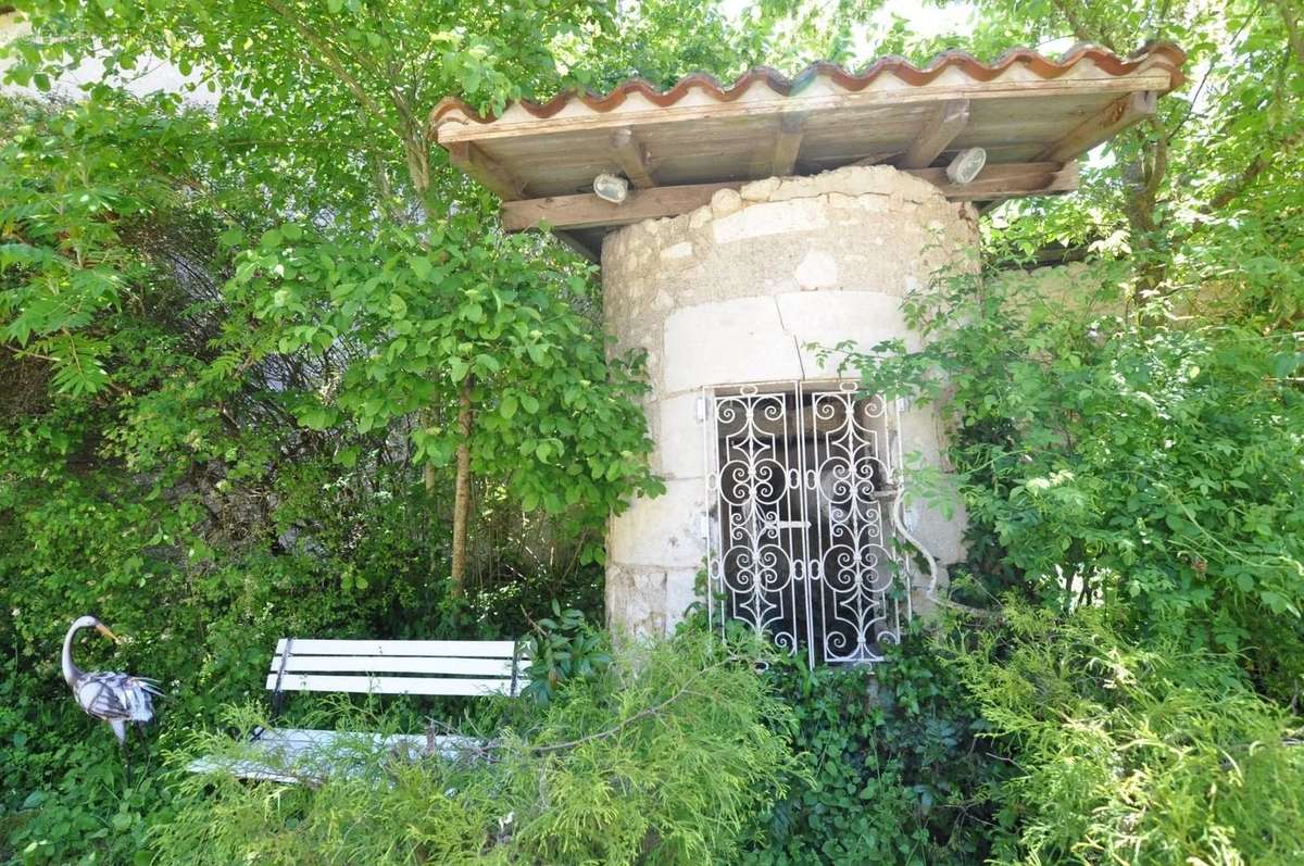 Maison à AUBETERRE-SUR-DRONNE