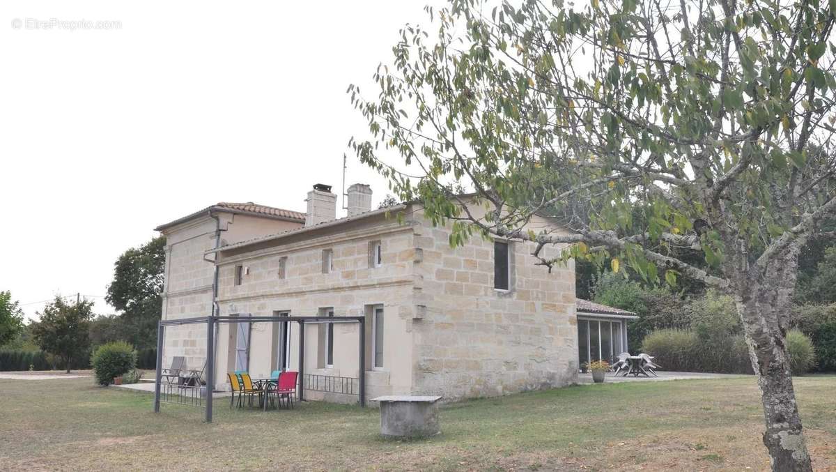 Maison à LE FIEU