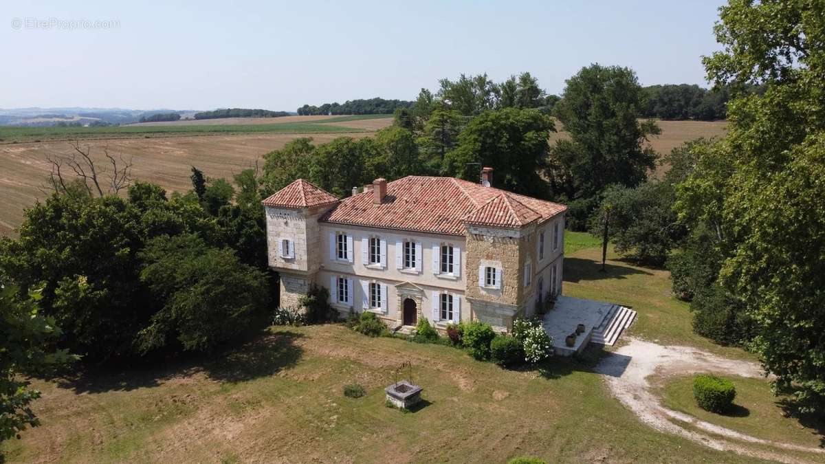 Maison à MAUVEZIN