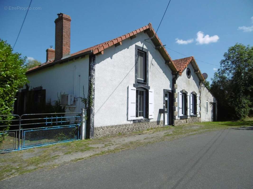 Maison à CLESSE