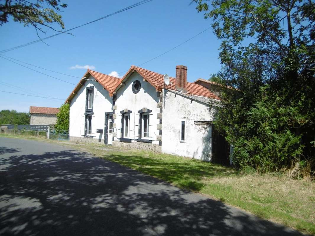 Maison à CLESSE