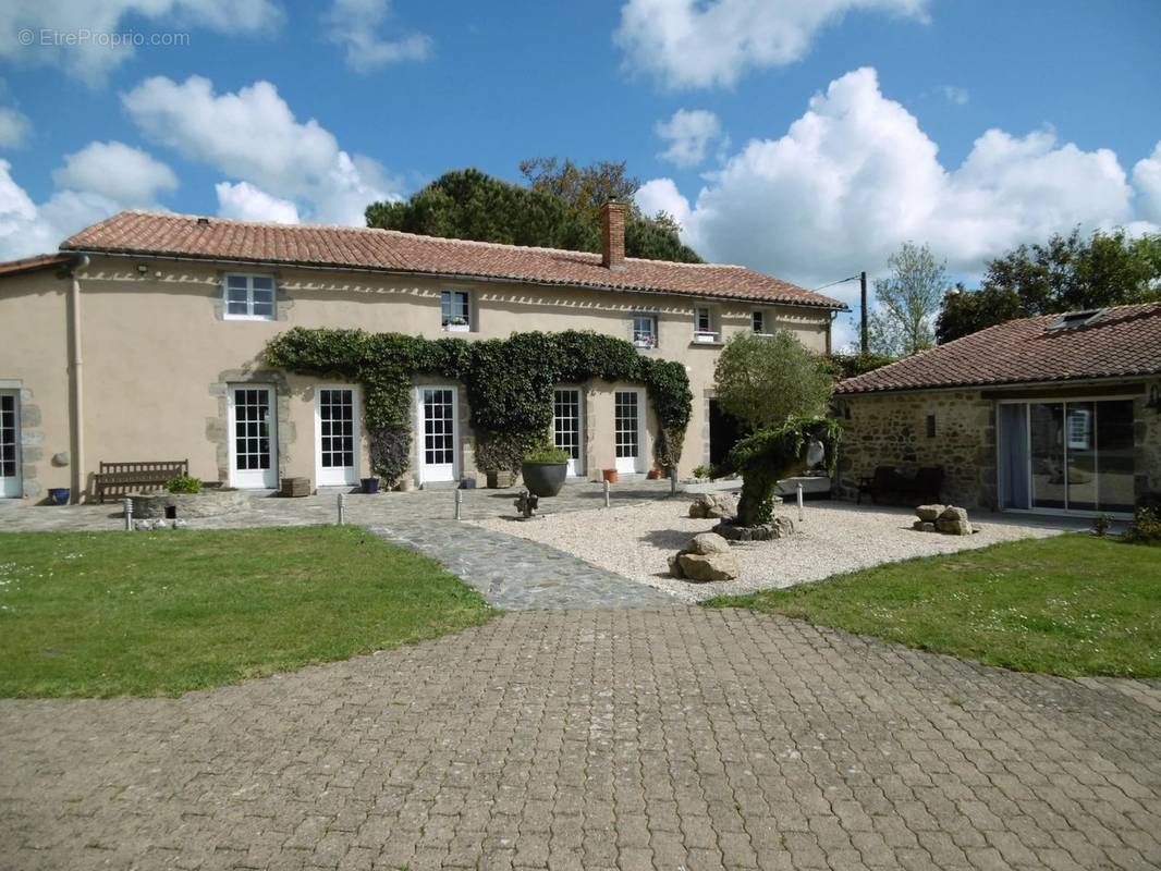 Maison à SAINT-AUBIN-LE-CLOUD