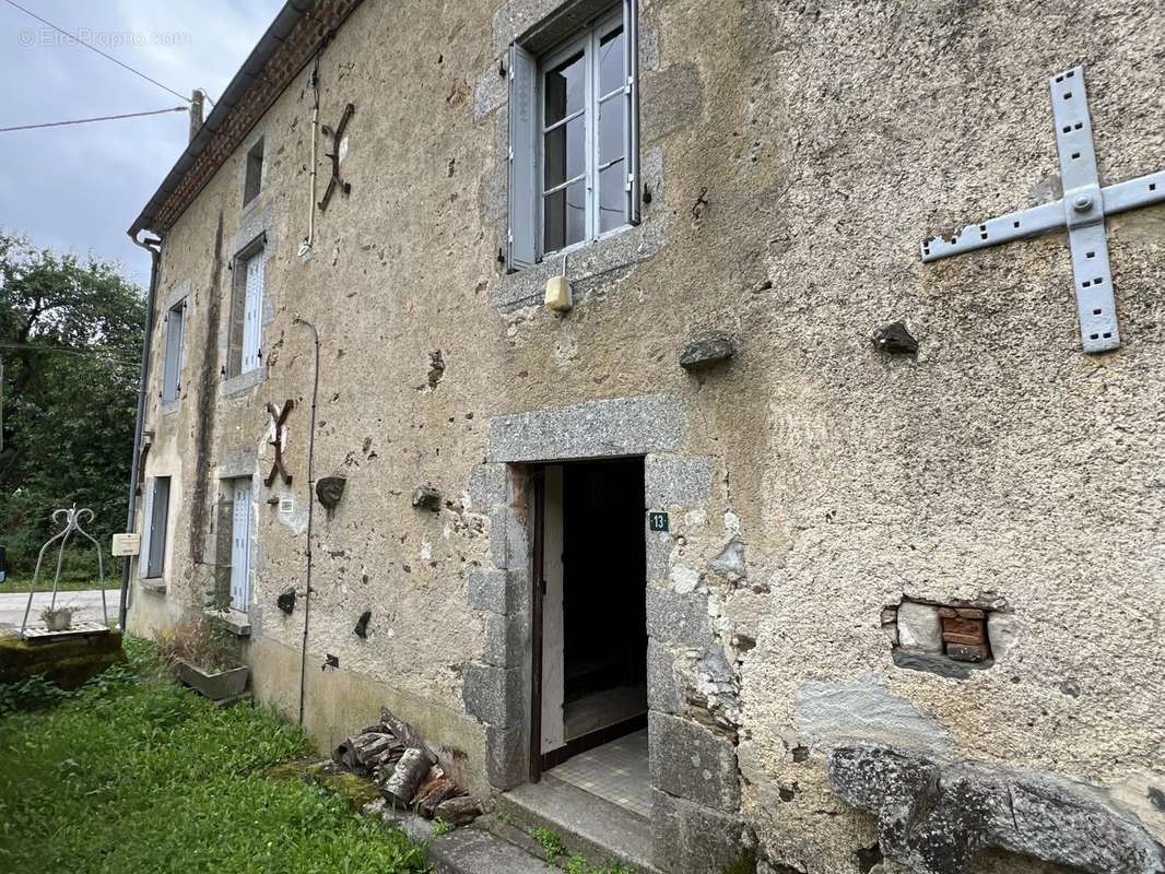 Maison à BUSSIERE-POITEVINE