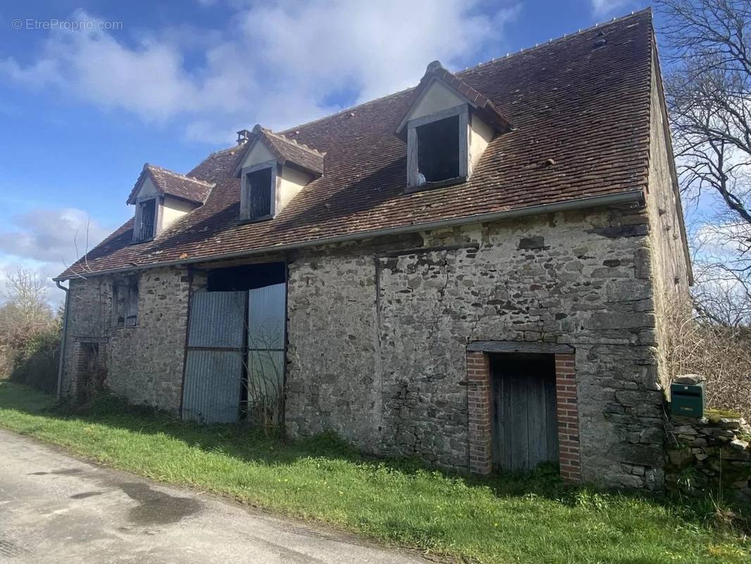 Maison à SAINT-SULPICE-LES-FEUILLES