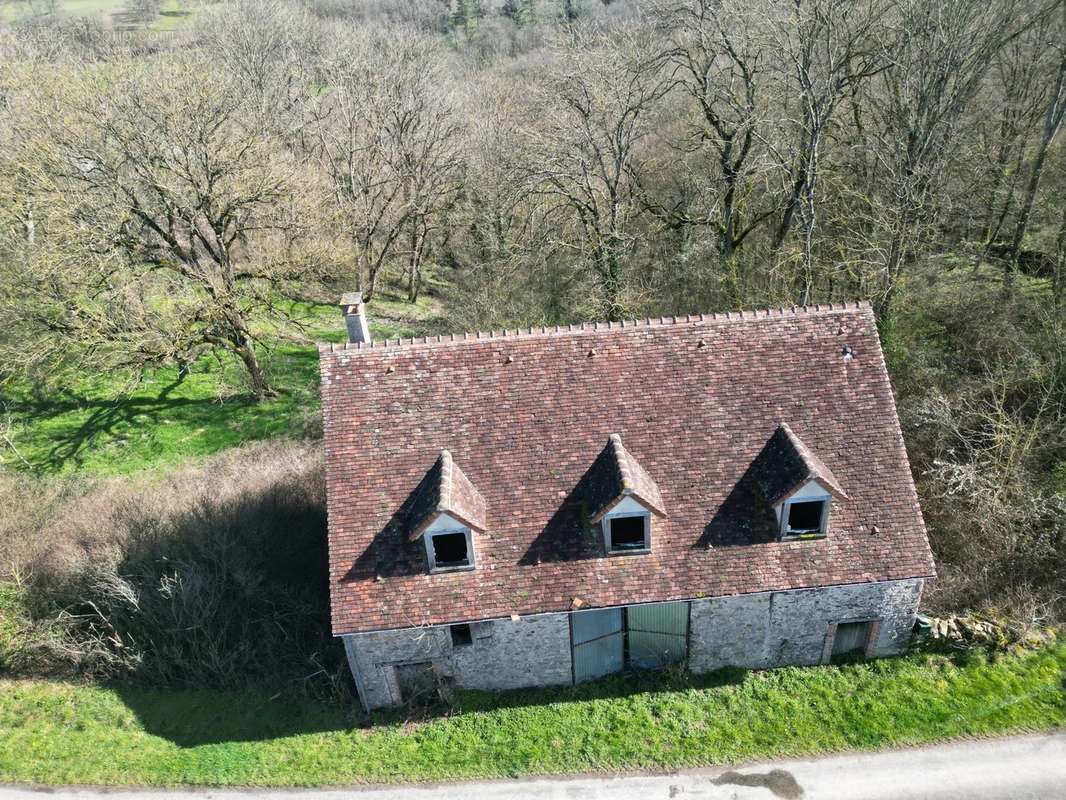 Maison à SAINT-SULPICE-LES-FEUILLES