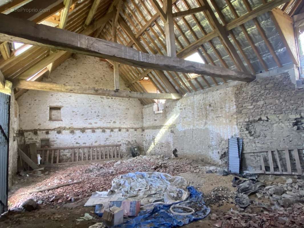 Maison à SAINT-SULPICE-LES-FEUILLES