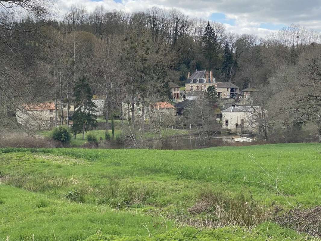 Maison à BUSSIERE-POITEVINE