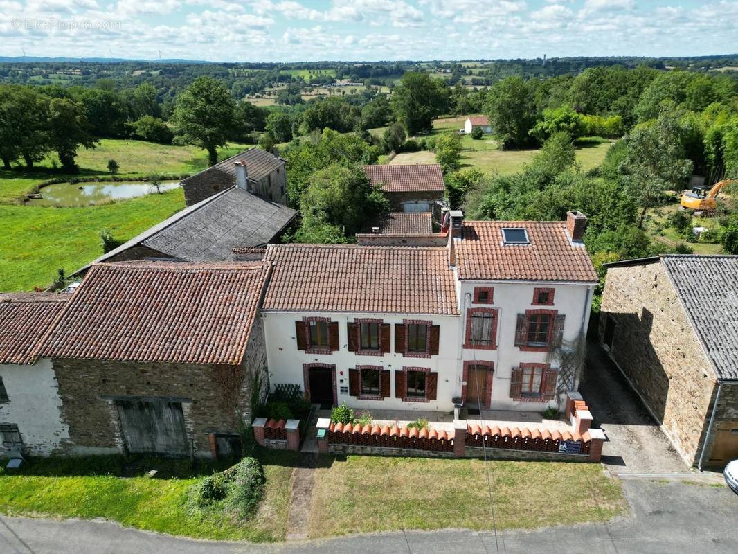 Maison à BELLAC