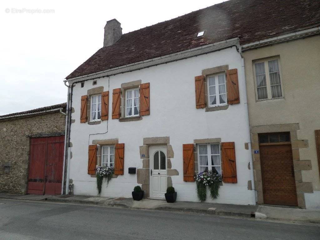 Maison à DOMPIERRE-LES-EGLISES