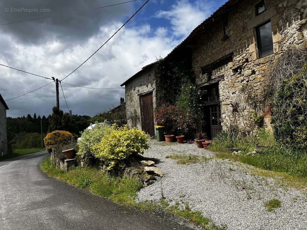 Maison à COMPREIGNAC