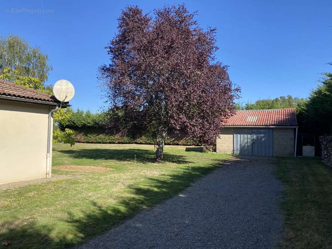 Maison à MAGNAC-LAVAL