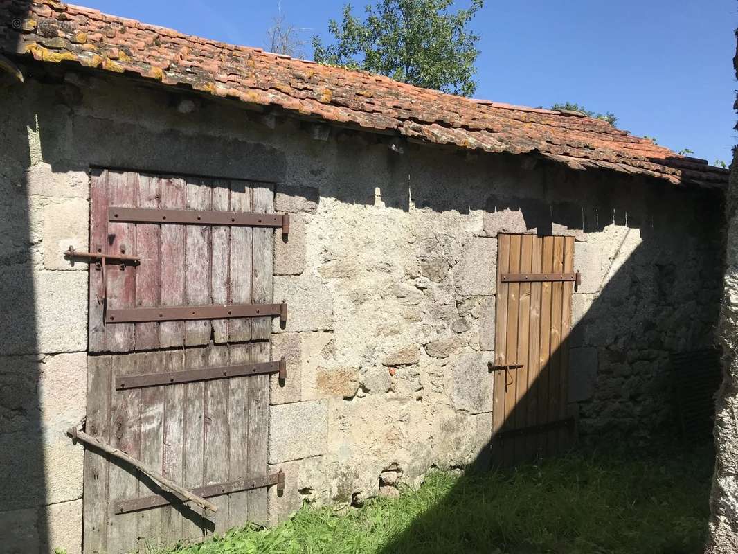 Maison à SAINT-LEGER-MAGNAZEIX