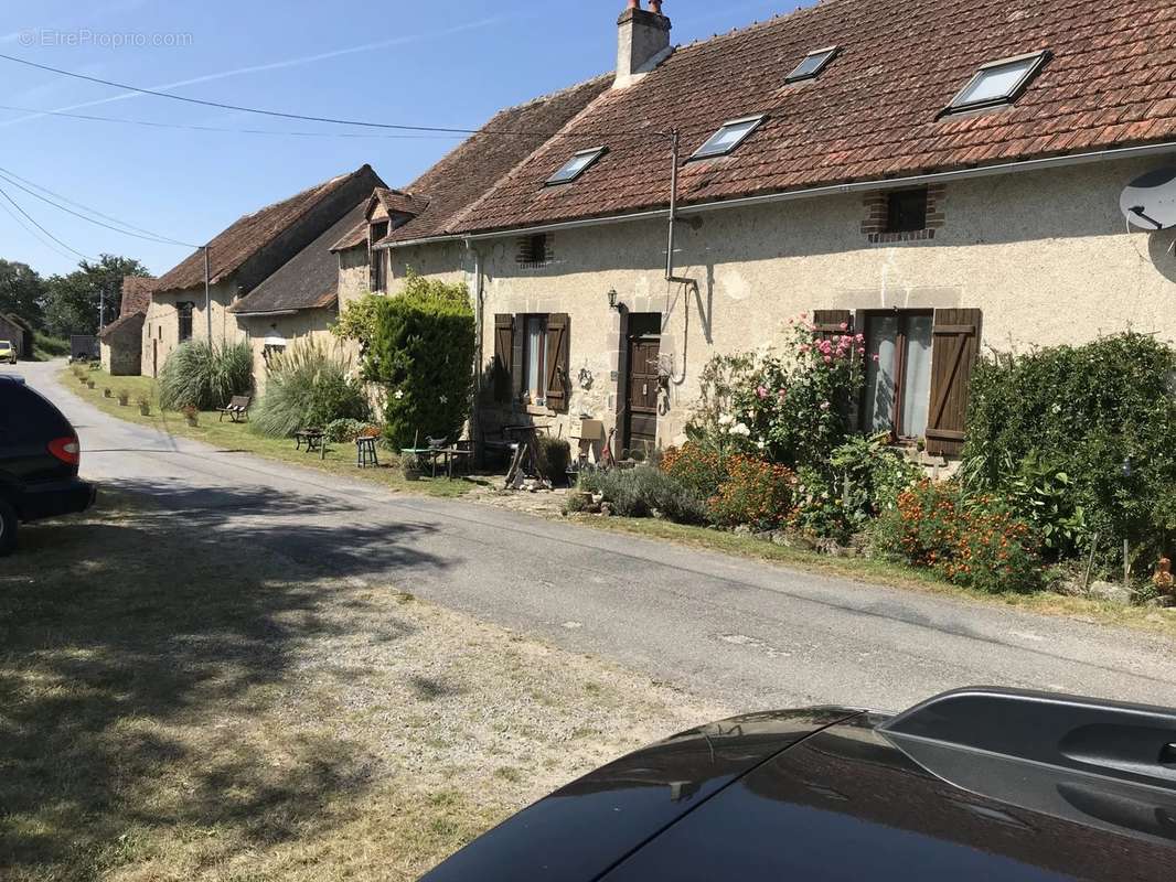 Maison à SAINT-LEGER-MAGNAZEIX