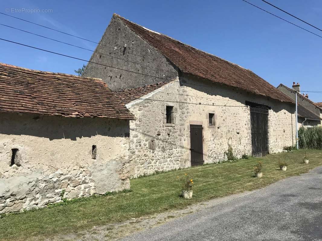 Maison à SAINT-LEGER-MAGNAZEIX