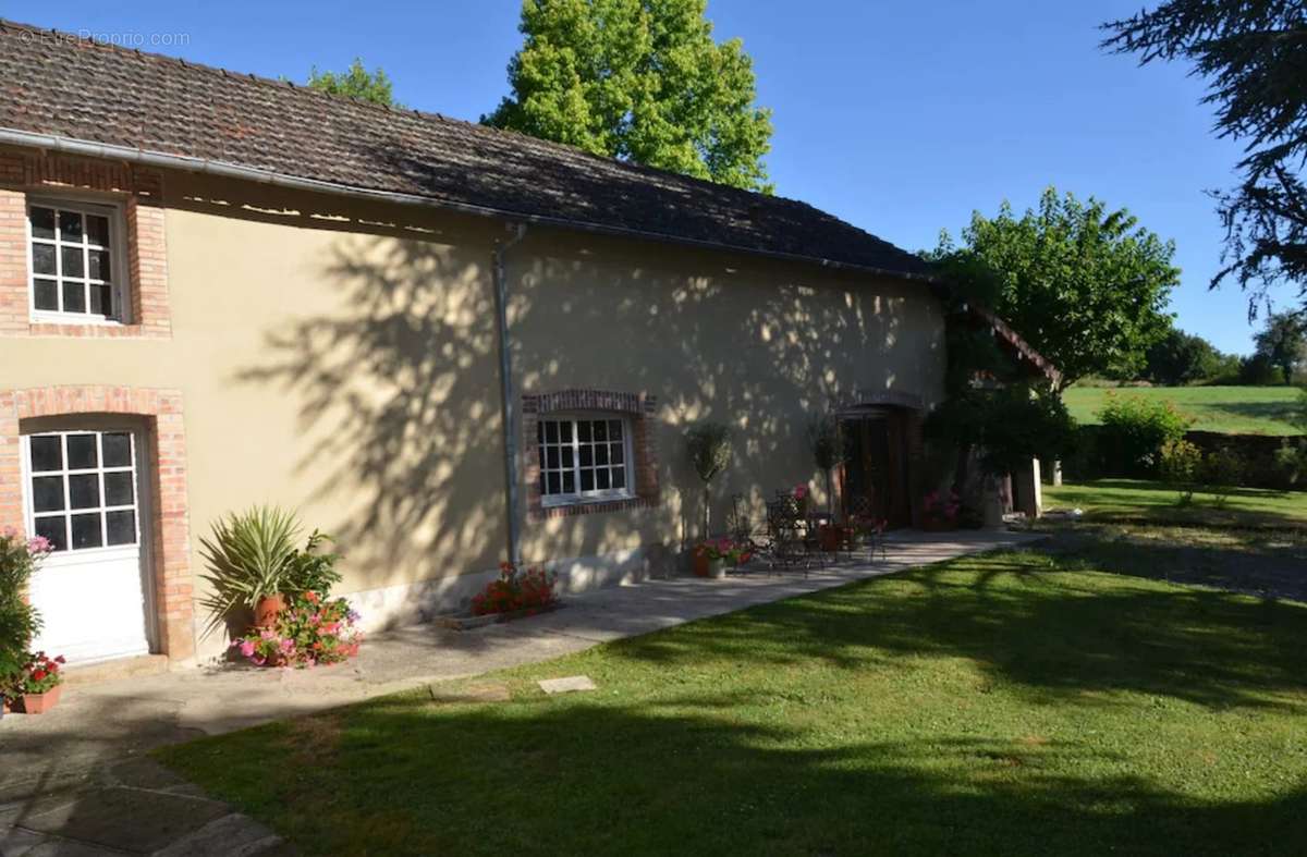 Maison à BERSAC-SUR-RIVALIER