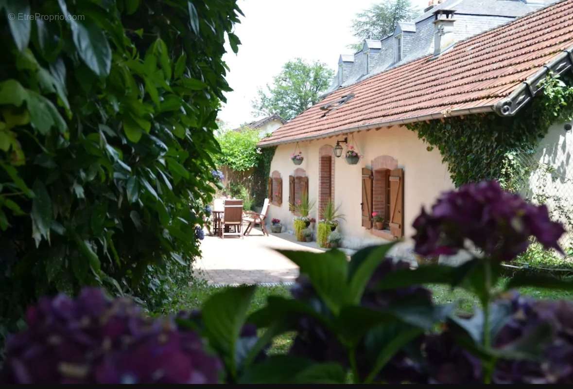 Maison à BERSAC-SUR-RIVALIER